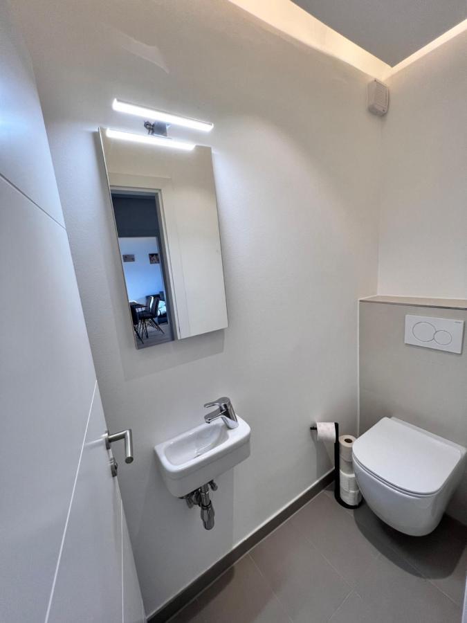 Modern Flat Vienna With Two Rooms Exterior photo
