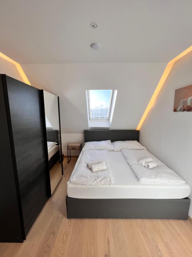 Modern Flat Vienna With Two Rooms Exterior photo